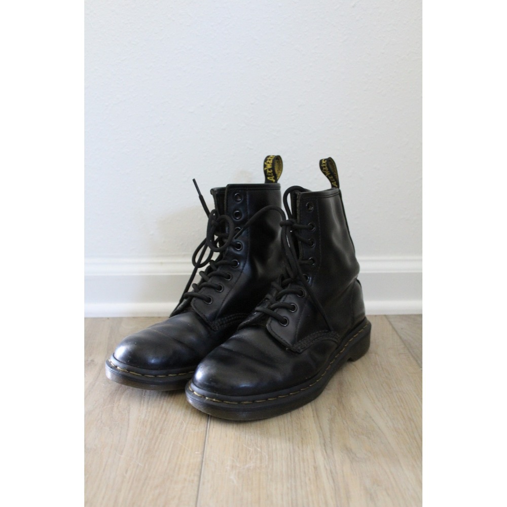 Dr. Martens 1460 Black Smooth Leather 8-Eye Lace Up Combat Boots Women's 8